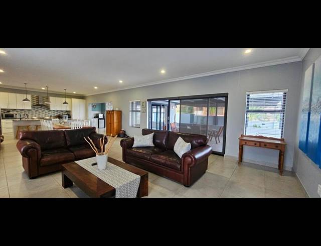 4 BEDROOM HOUSE FOR SALE IN MYBURGH PARK